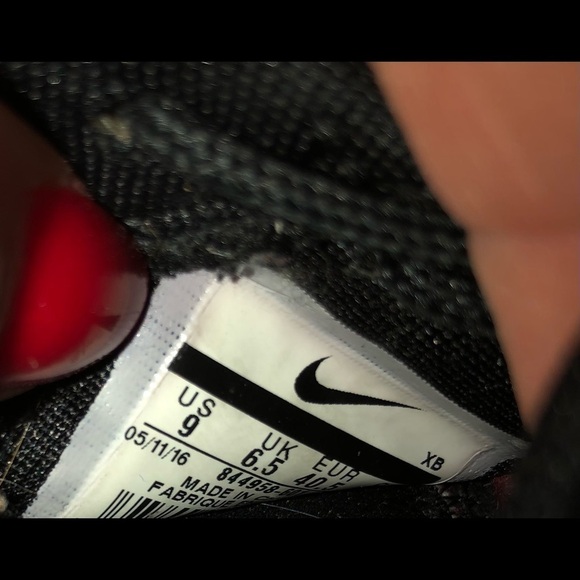 Nike Women's Roshe One 1 Print Night Maroon Sneakers size 9 844958-601 - Picture 8 of 9